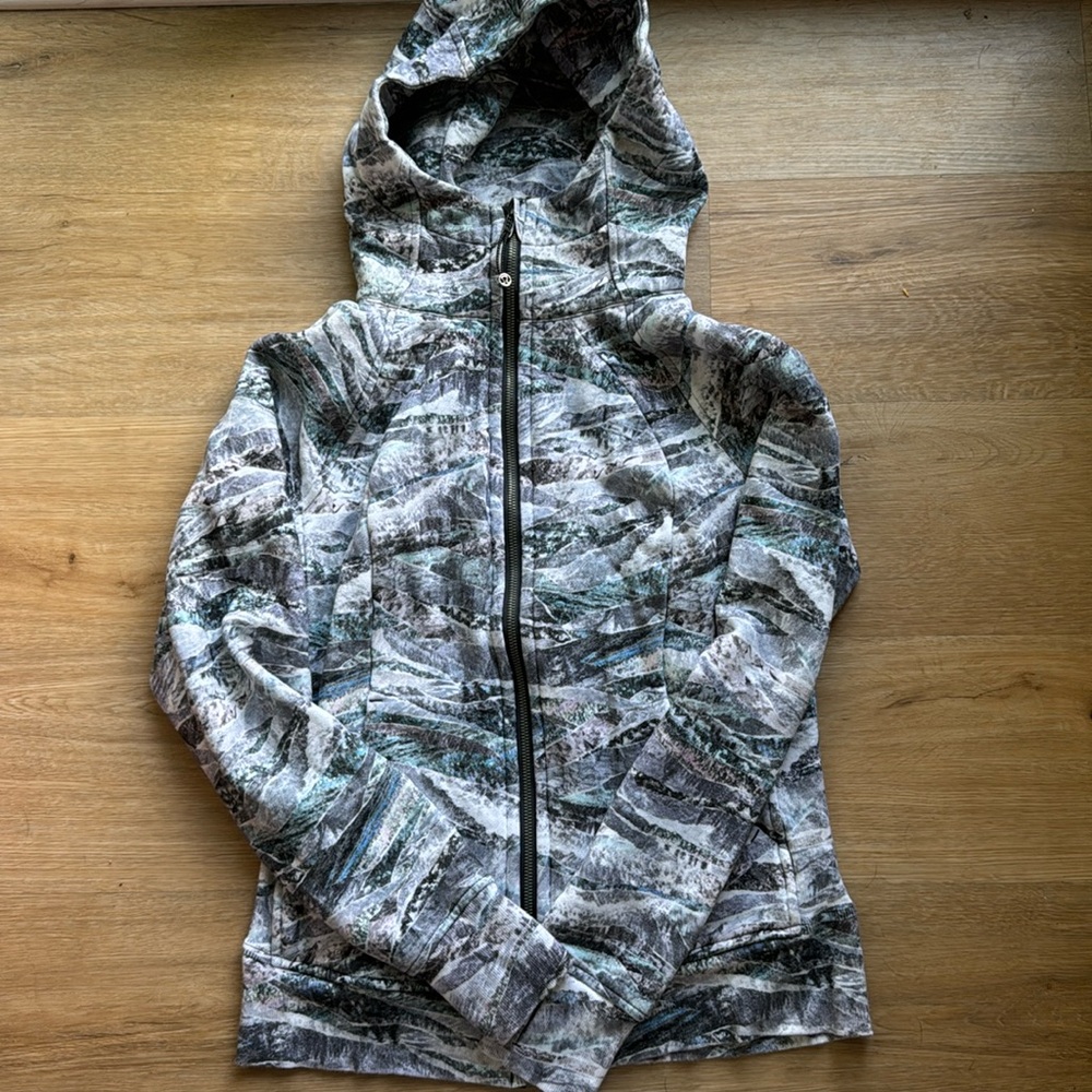 Lululemon Scuba